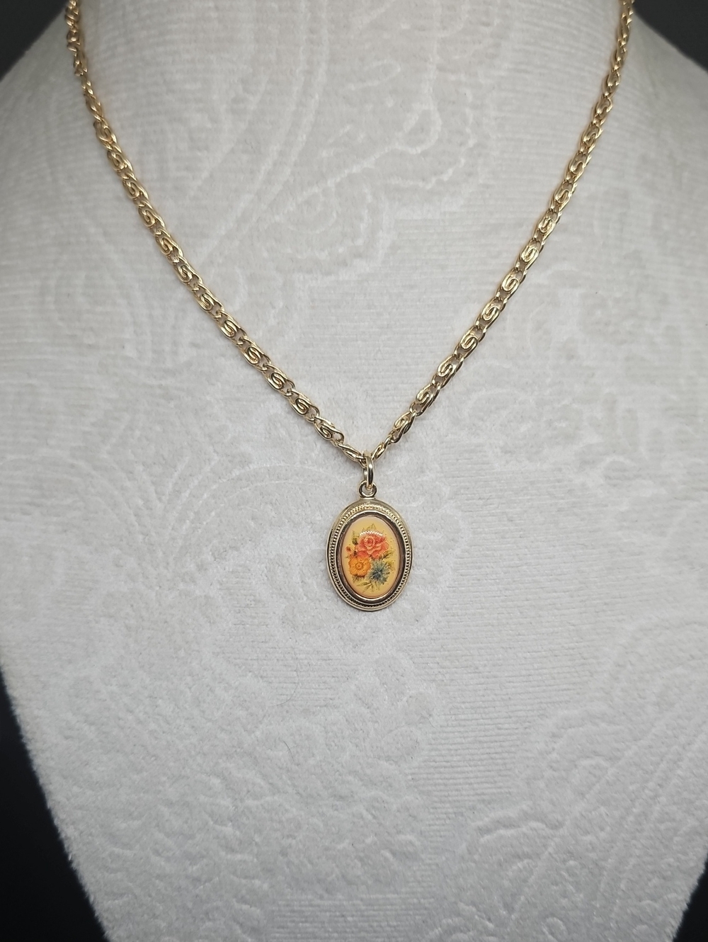 Avon Gold-Tone Floral Oval Pendant Necklace